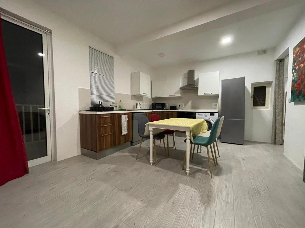 City Center Properties - Modern Room With Ac & Ensuit Bathroom - Room 1 St. Paul's Bay Exterior photo